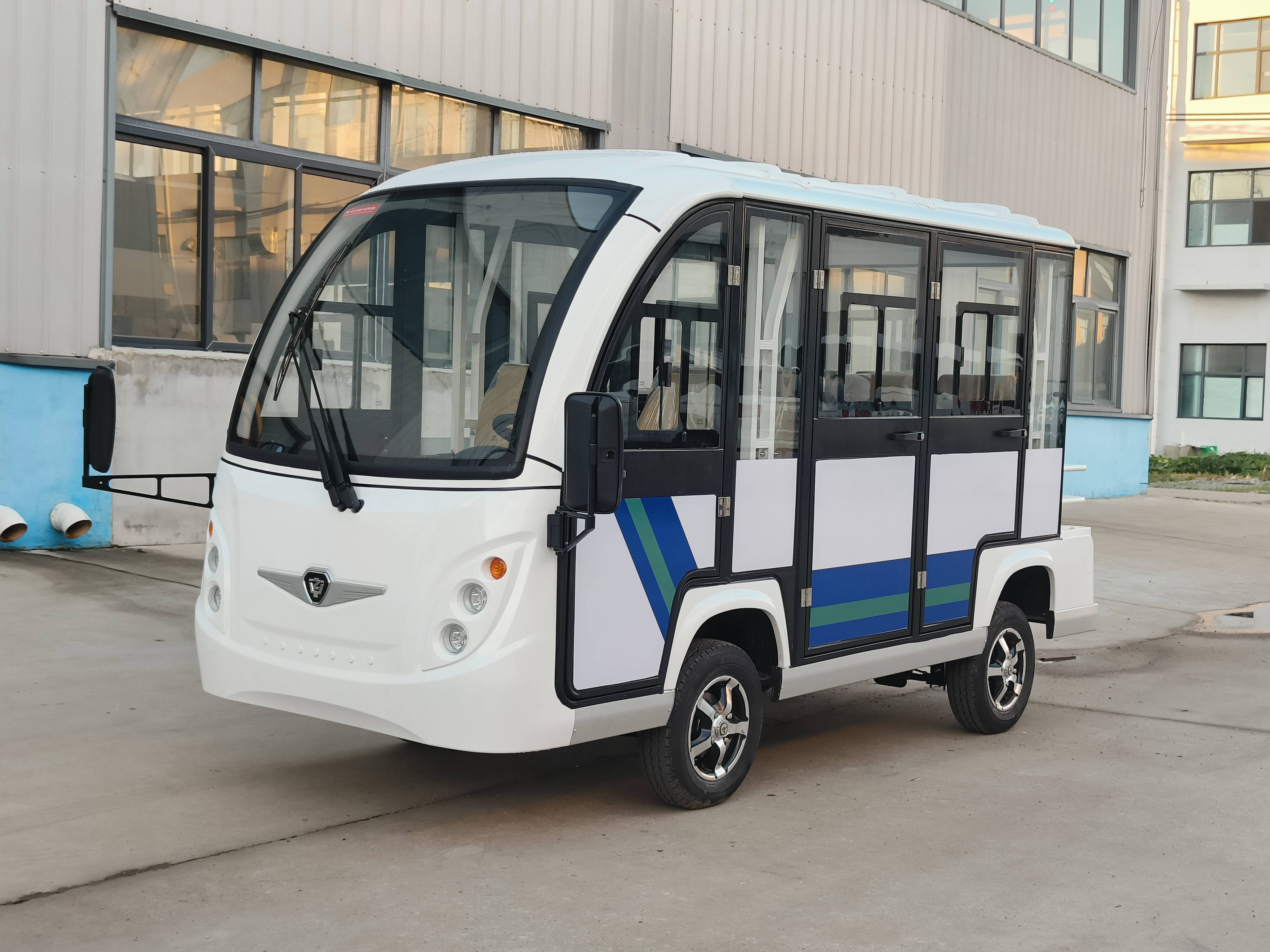 8座电动观光车 8座电动观光车